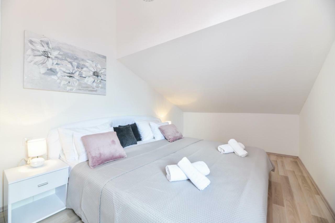 Grey Apartment Old Town Zadar Luaran gambar